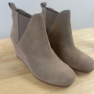 Toms Brown Suede Wedge Booties